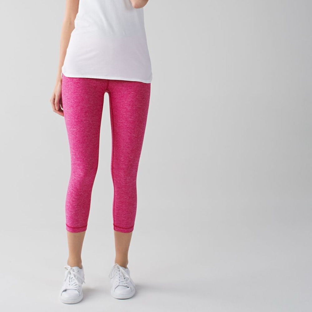 Lululemon Pink Wunder Under Cropped Leggings